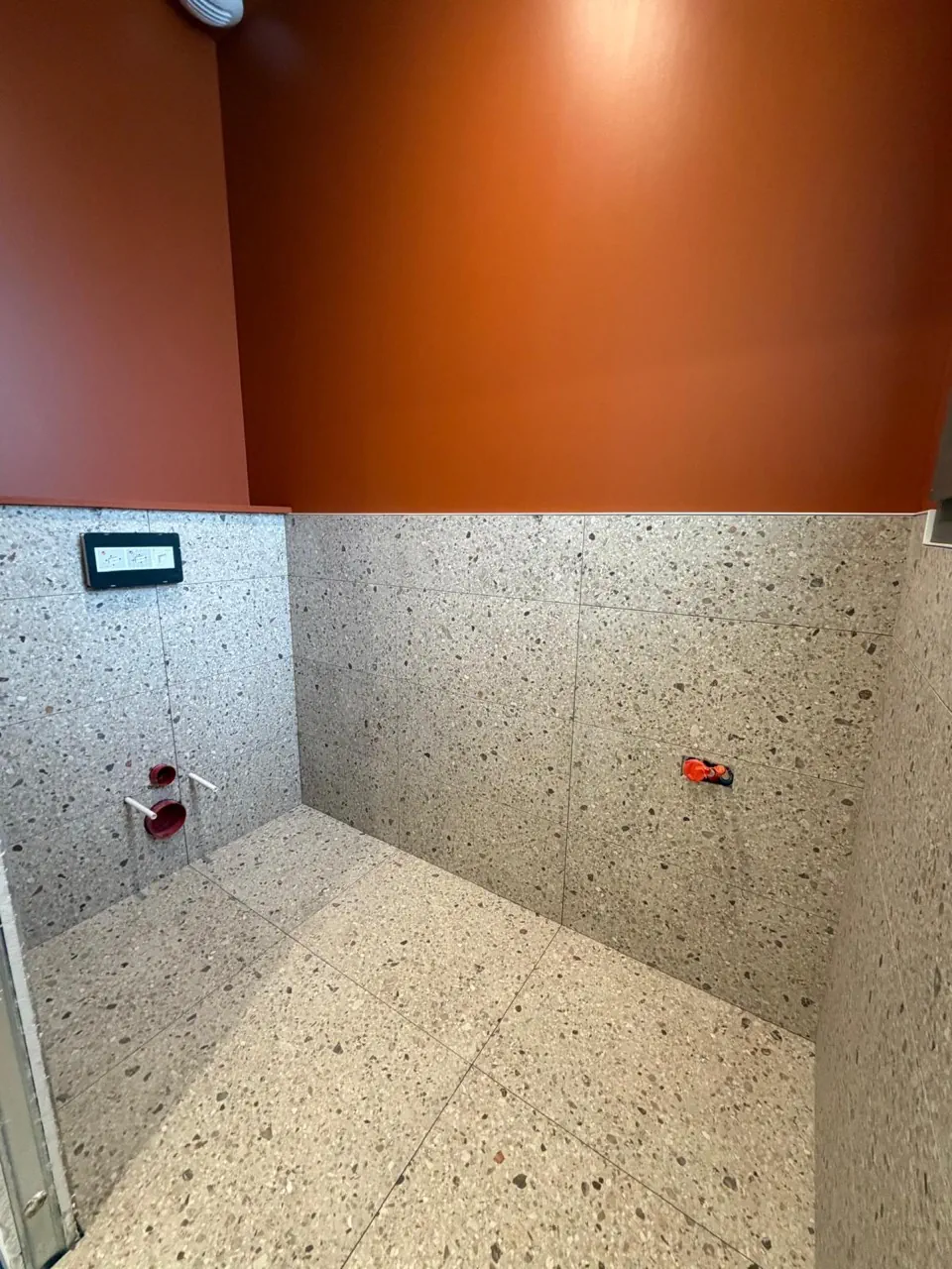 Douche entièrement carrelée réalisée par BATI-CAR